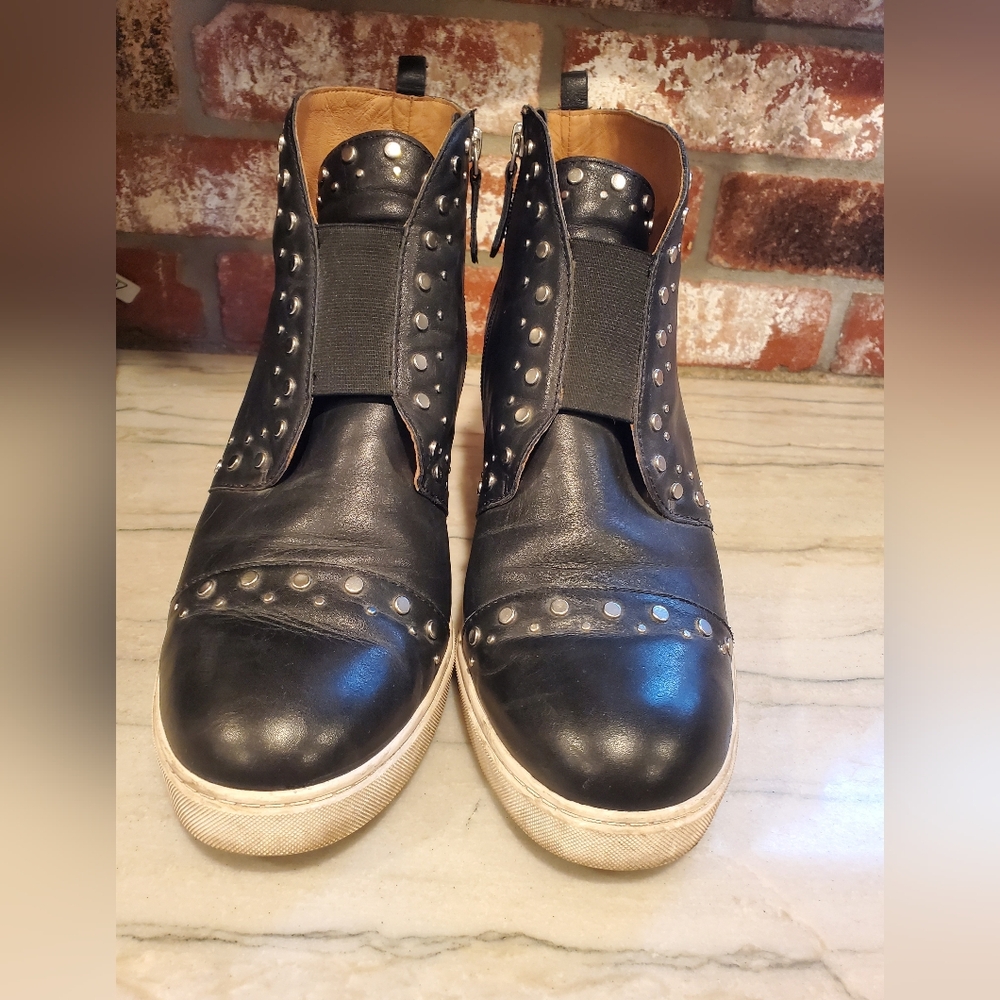 Wedge sneakers